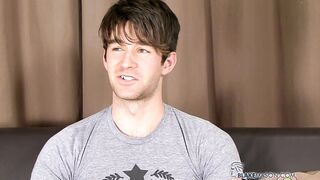 Gorgeous Woody Fox Beats His Meat