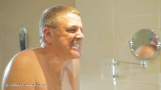 Andrew Roberts - Dads Day Off