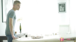 This great twink massage goes the right way